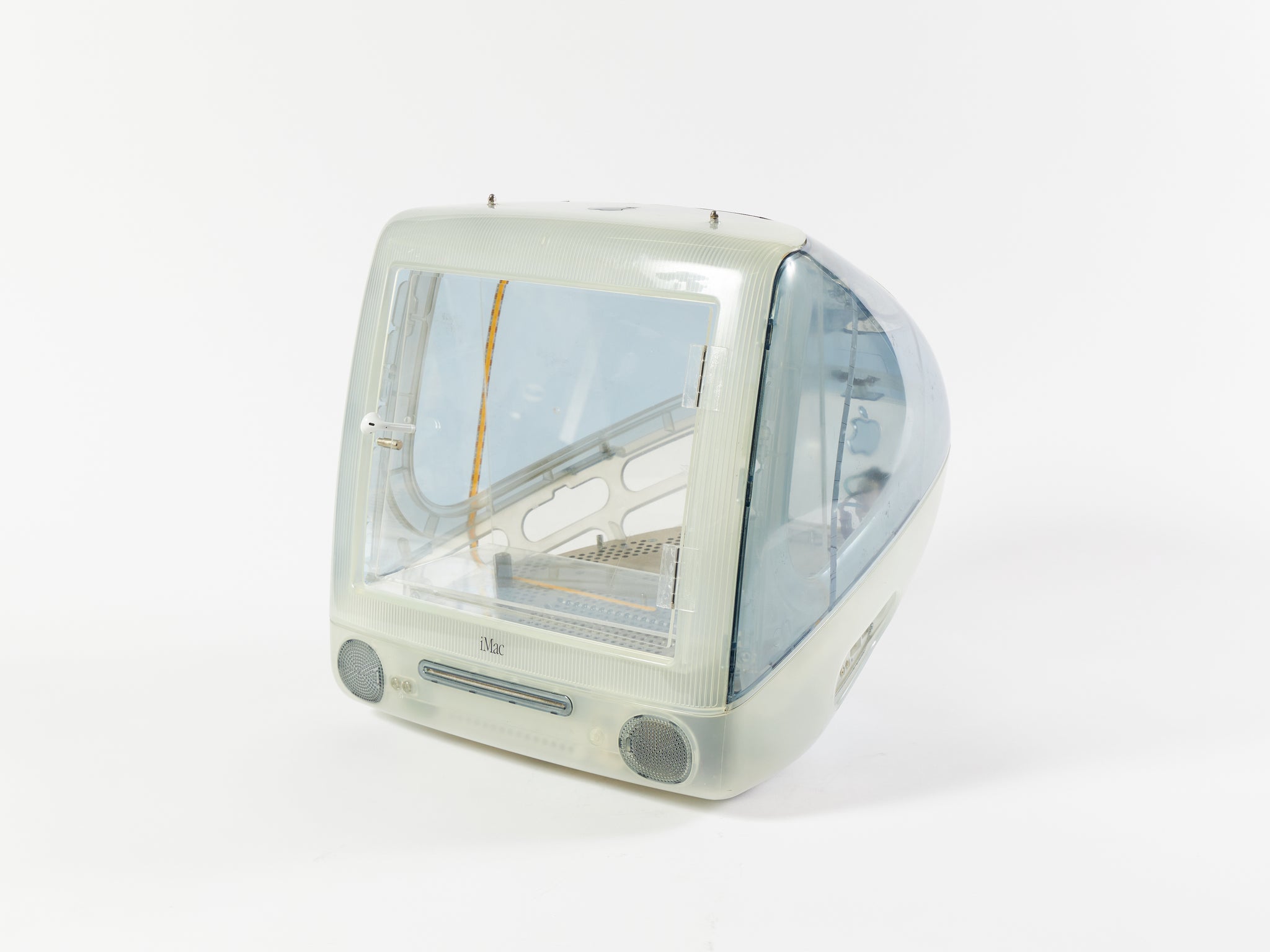 アップルのiMac ディスプレイケース／スタビリティターン – CLUB 2nd