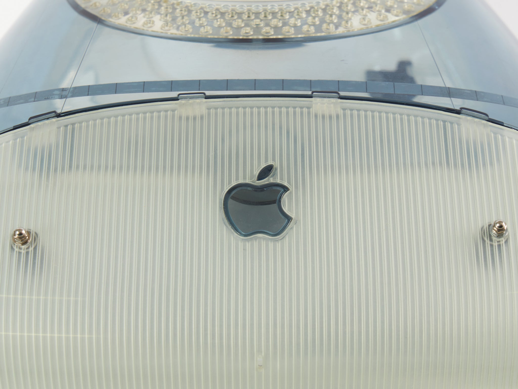 アップルのiMac ディスプレイケース／スタビリティターン – CLUB 2nd