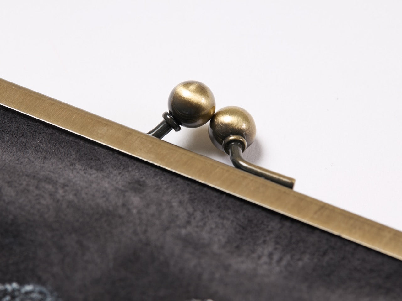 BrownBrown×2nd】ハンドペイントがまぐちウォレット – CLUB 2nd