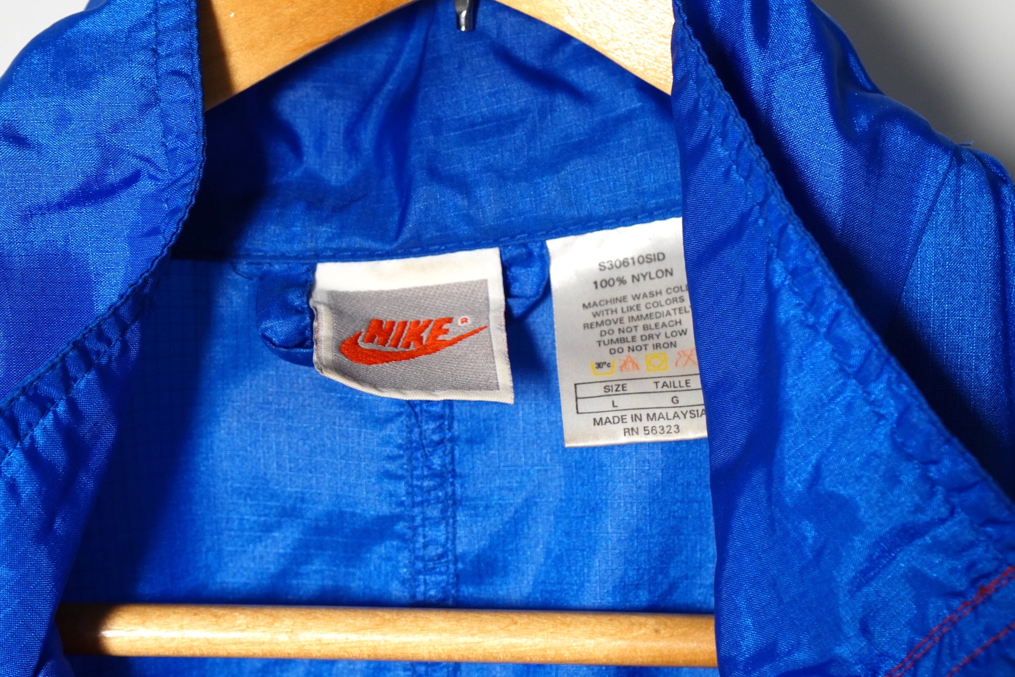 入手困難！レアBristol NIKEドット柄 ナイロンジャケット Lサイズ NIKE(ナイキ) バックロゴナイロンジャケット ブルー サイズ XXL